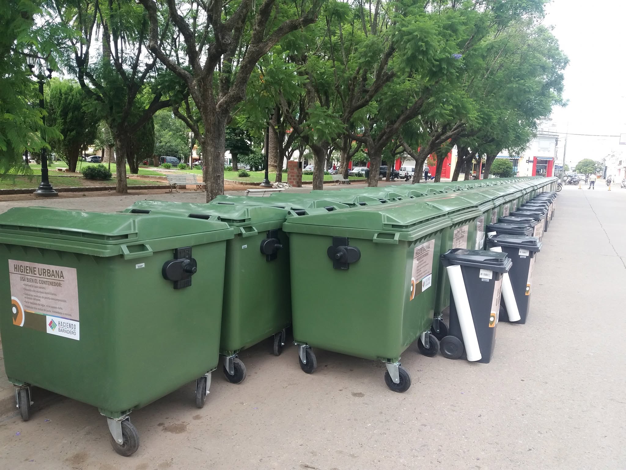 Durante el gobierno de la Dra. Fernanda Antonijevic se sumaron contenedores verdes de basura a los que ya existían 